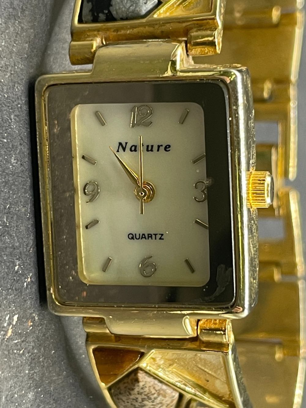 Vintage Nature Brand Quartz MOP Watch Colorful Stone Gold Tone Band 20.5MM